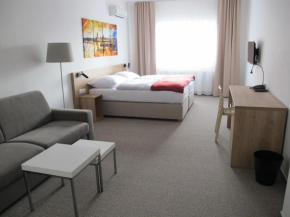 Hotel Kapitol, Most
